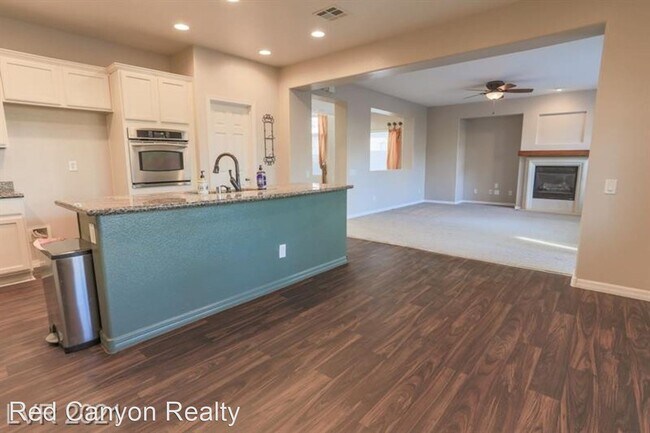Building Photo - 4 br, 4 bath House - 2572 Sturrock Drive