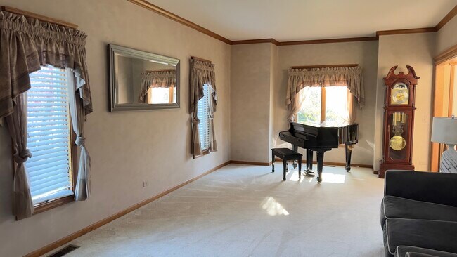 Foto del edificio - 1360 Hunter Cir