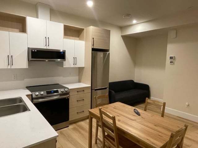 Building Photo - 8717-8110 110 St NW