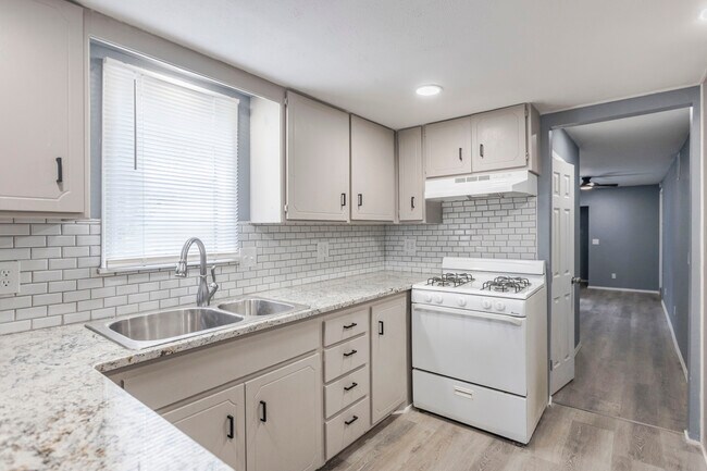 Cocina - 1014 S Chester St