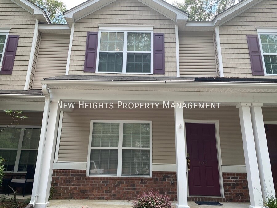 Primary Photo - 105 Twin Tree Dr