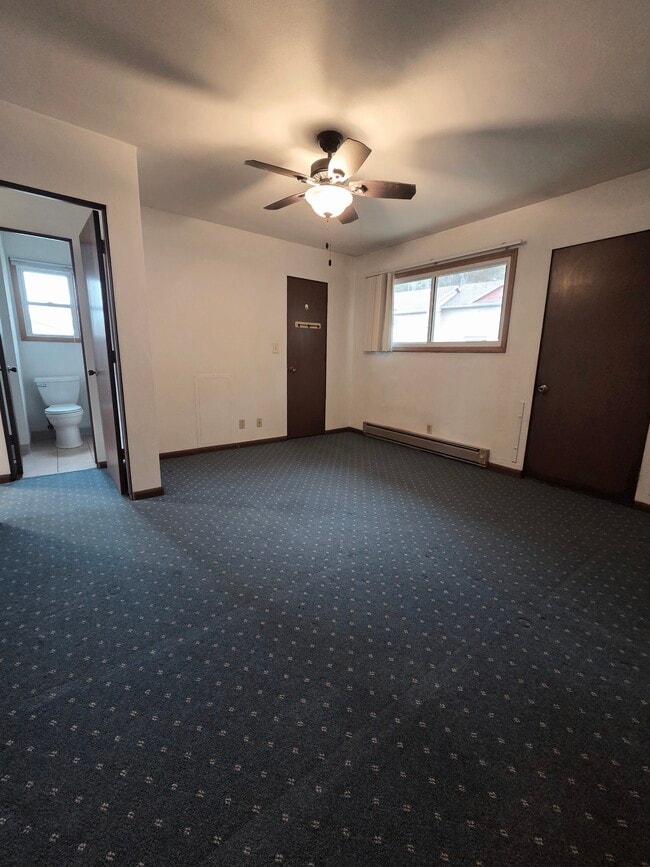 Building Photo - 3845 Cliffside Dr