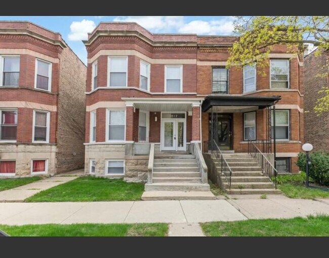 beautiful brick layered unit for rent - 7017 S Eberhart Ave