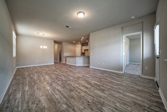 Foto del edificio - 117 Rainmaker Ln