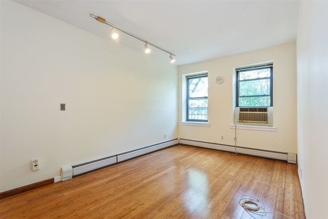 Building Photo - 121 Garrison Ave