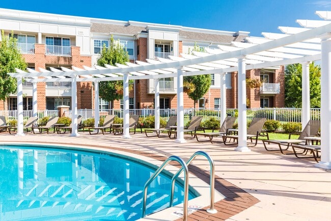 Building Photo - Highlands at Hilltop