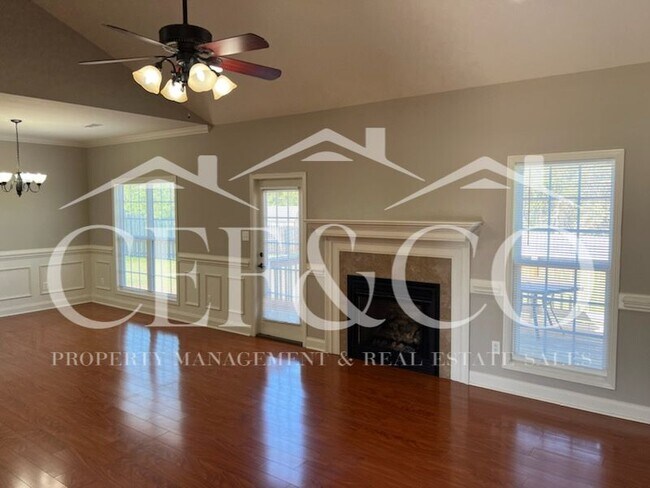 Foto del edificio - 227 Metcalf Ct
