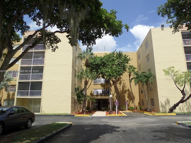 Foto del edificio - 6930 Miami Gardens Dr