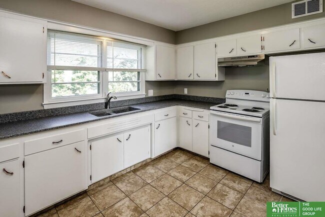 Building Photo - 4732 S 77th Ave