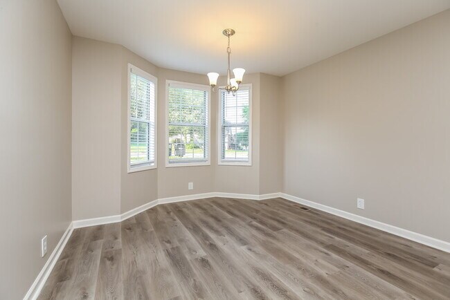 Building Photo - 5921 Belle Oaks Pl
