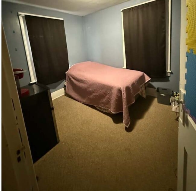 Building Photo - 280 Matilda St