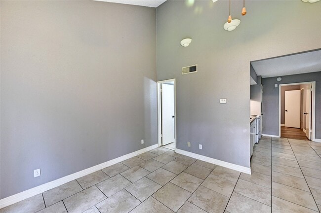 Foto del edificio - 12900 Walden Rd