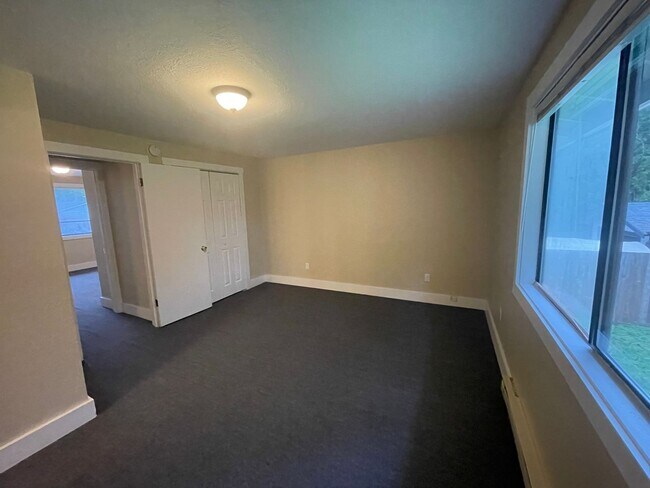 Foto del edificio - Pierce (7891 San Juan Ave)