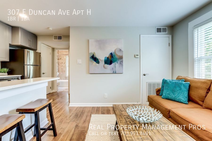 Primary Photo - Great location steps from Mt. Vernon Ave!