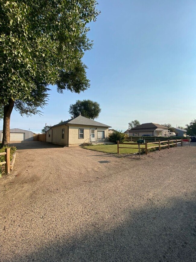 Building Photo - 2 br, 1 bath House - 31569 Acoma Road