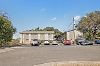 Building Photo - 509 Cedar Dr