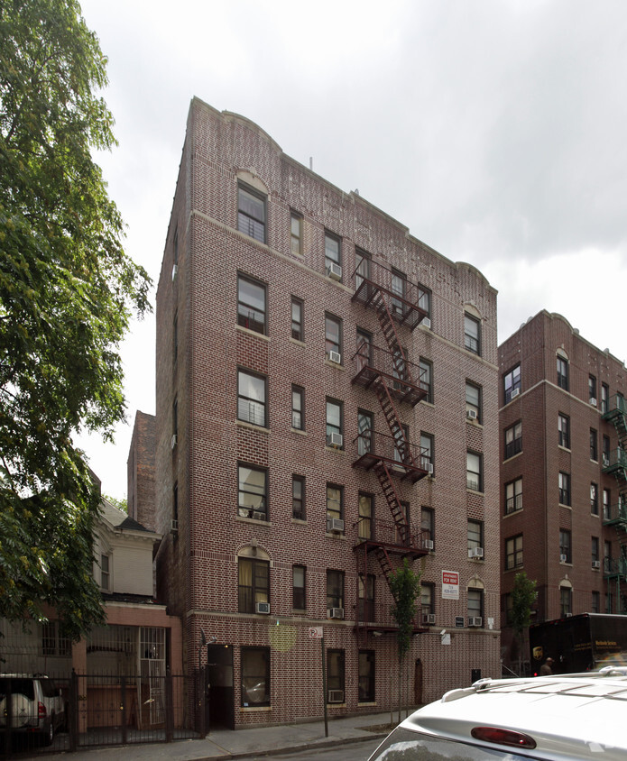 Primary Photo - 2296 N Andrews Ave
