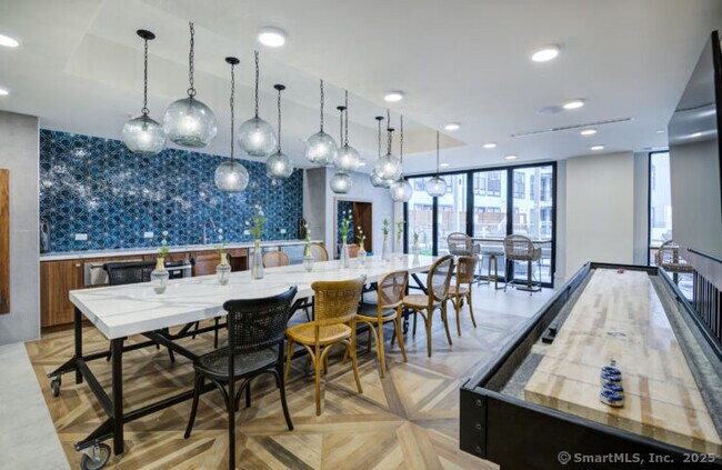 Foto del edificio - 630 Chapel St