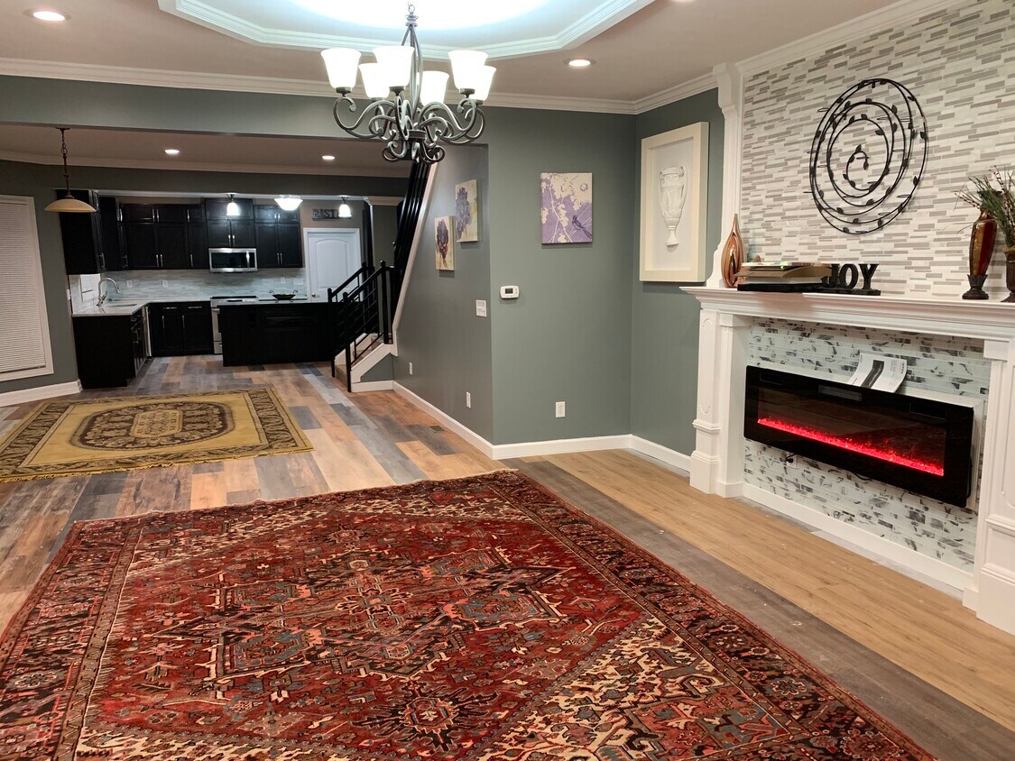 Foto principal - 615 W 30th St