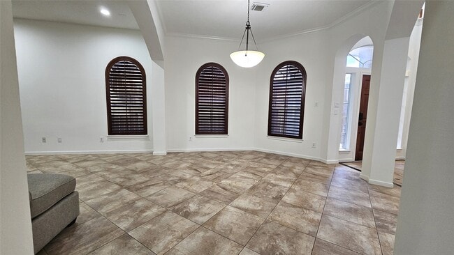 Building Photo - 305 Reinicke St