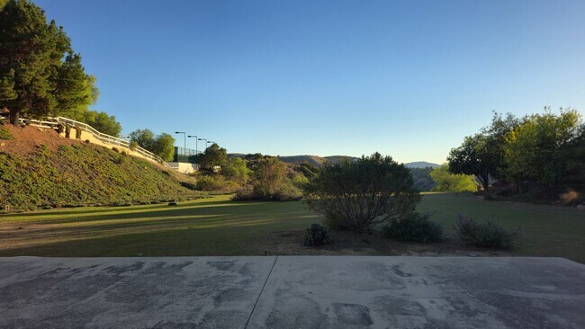 Foto del edificio - Bell Canyon 5-Bedroom Home with Panoramic Valley Views – Expansive Yard & Gated Community