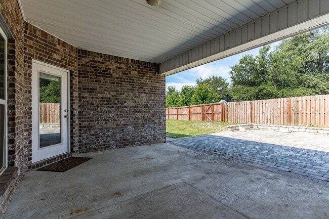 Building Photo - 303 Merlin Ct