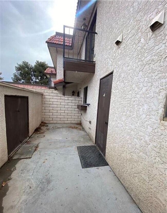 Building Photo - Calvada Valley U7 - Bourbon St, Unit G-2