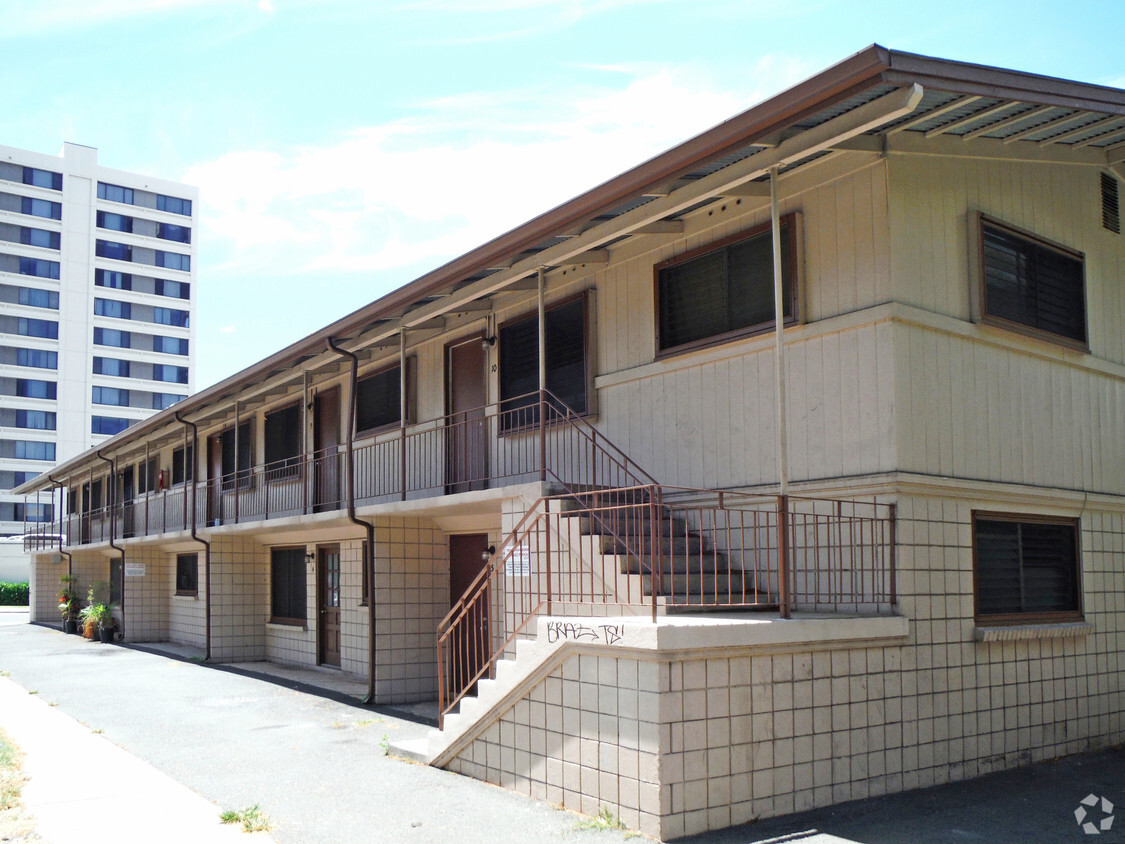 Building Photo - 2304 Kapiolani Blvd