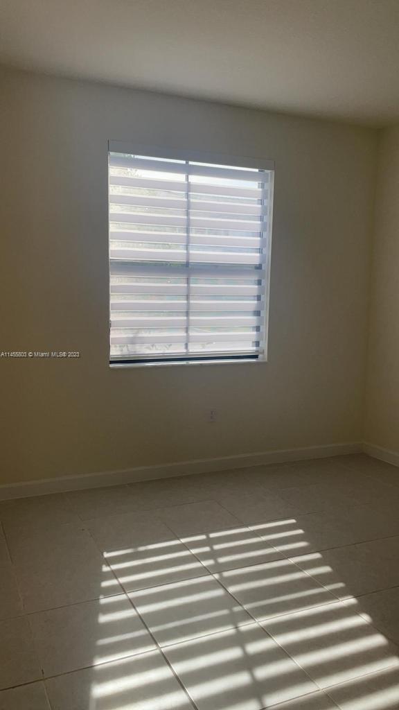Building Photo - 11132 W 32nd Ln