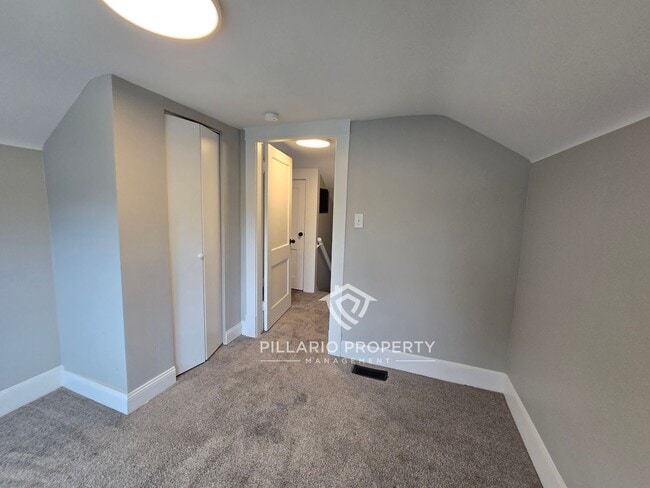 Building Photo - Renovated 3 Bedroom 2 Bathroom in Christia...