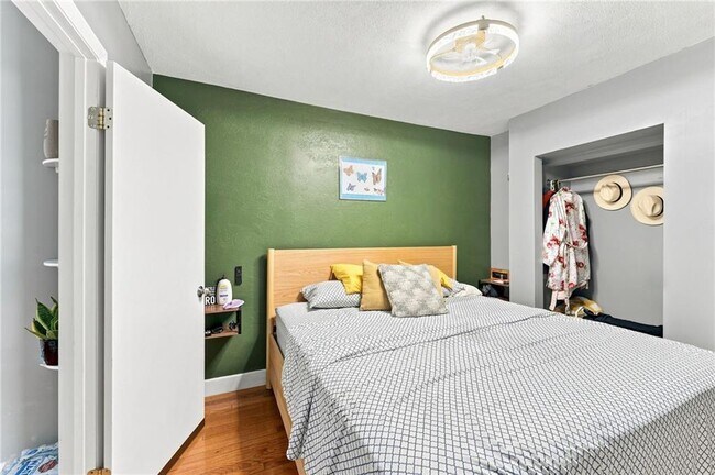 Foto del edificio - 353 Smithfield Ave