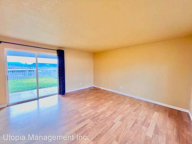Building Photo - 2 br, 1 bath House - 310 NE Mariposa Ave