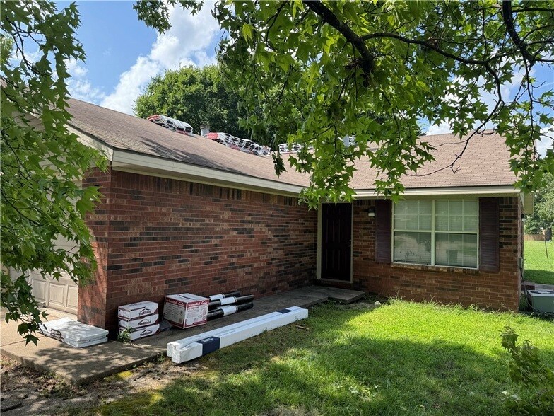 Primary Photo - 4420 W Franciscan Trail