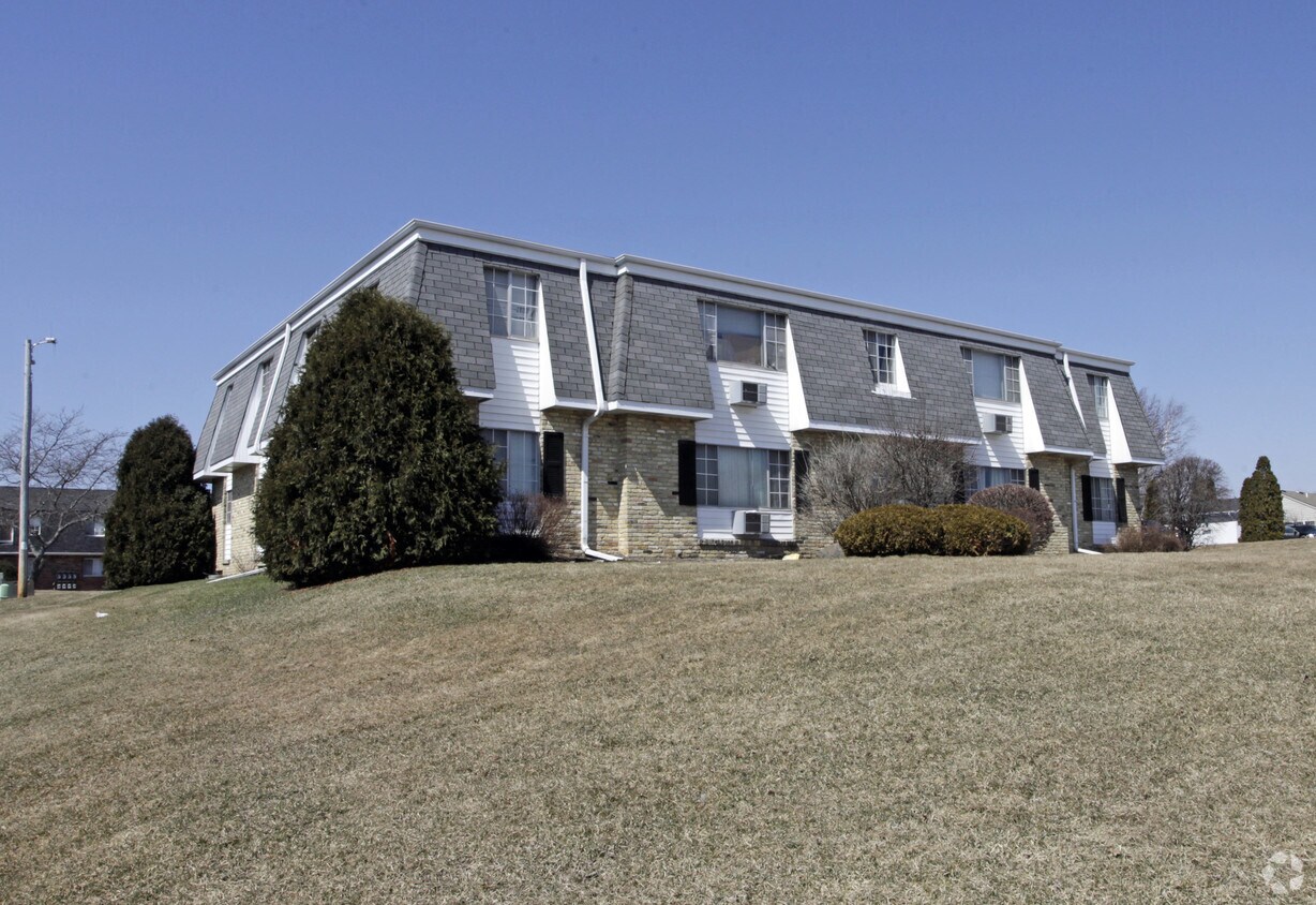 2015 1st Ave, Grafton, WI 53024 Apartments in Grafton, WI