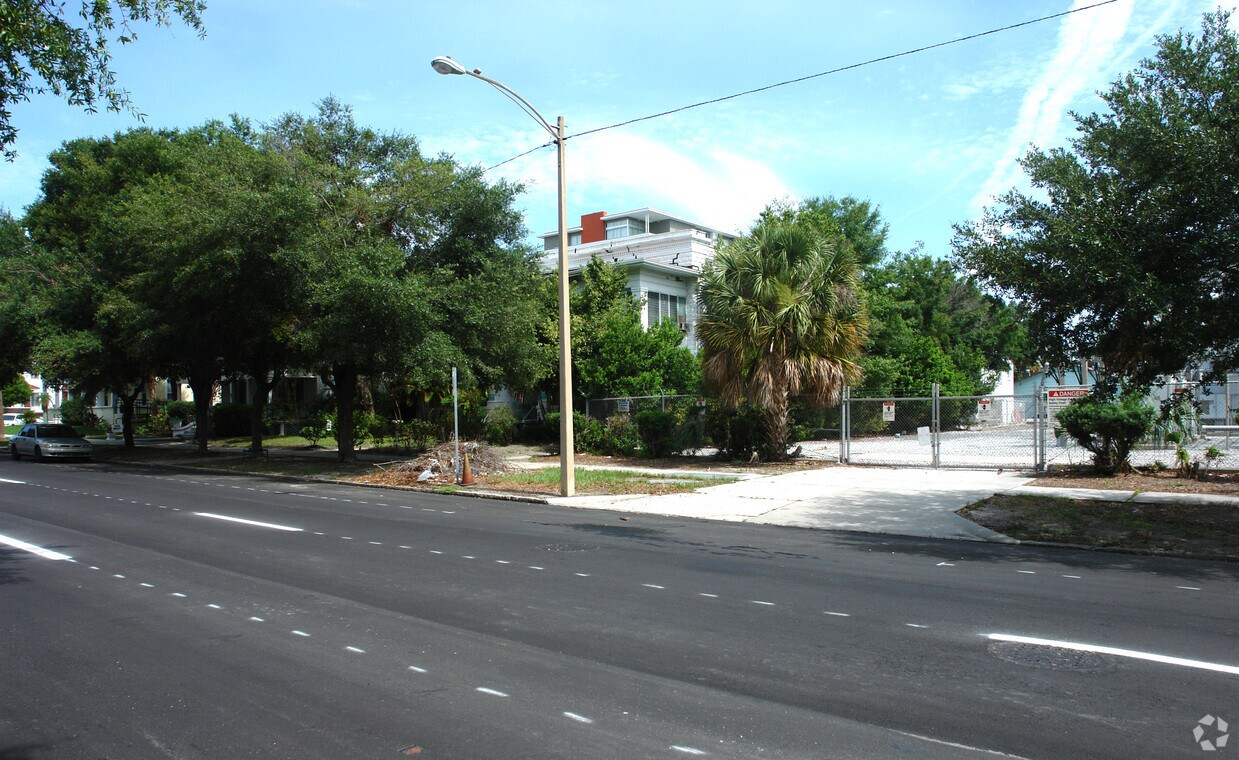 Primary Photo - Southland Apartments