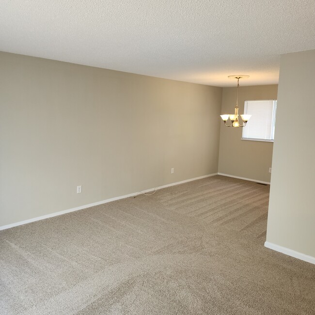 Building Photo - 2573 Millvalley Dr