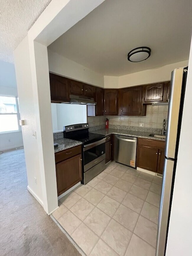 Foto del edificio - Bright and Open Lafayette Townhouse Close ...