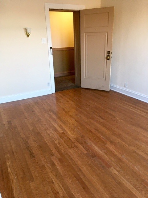 Foto del edificio - 4546 N Damen Ave