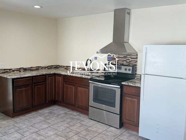 Building Photo - 2-bedroom home near Pioneer Park with easy access to major local routes for convenient travel!