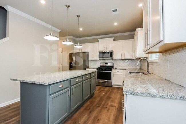 Foto del edificio - 40 Maple Grove Dr