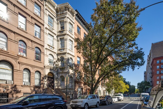 Building Photo - The Museum 77 Condominium