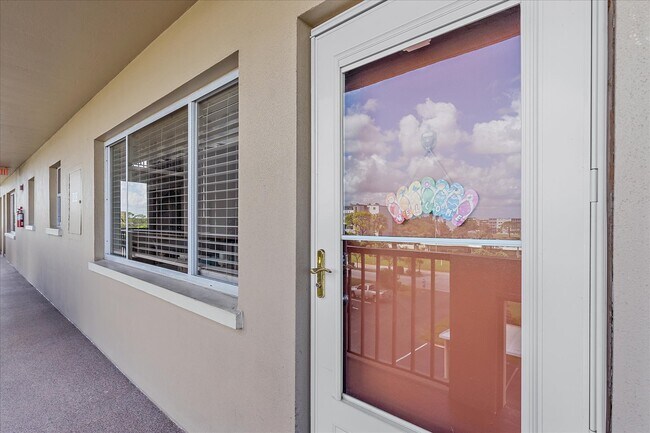 Building Photo - 4460 Ironwood Cir