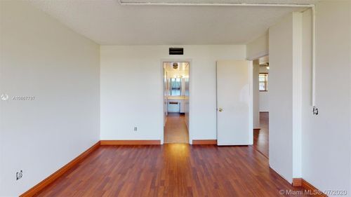 Foto del edificio - 3490 Foxcroft Rd