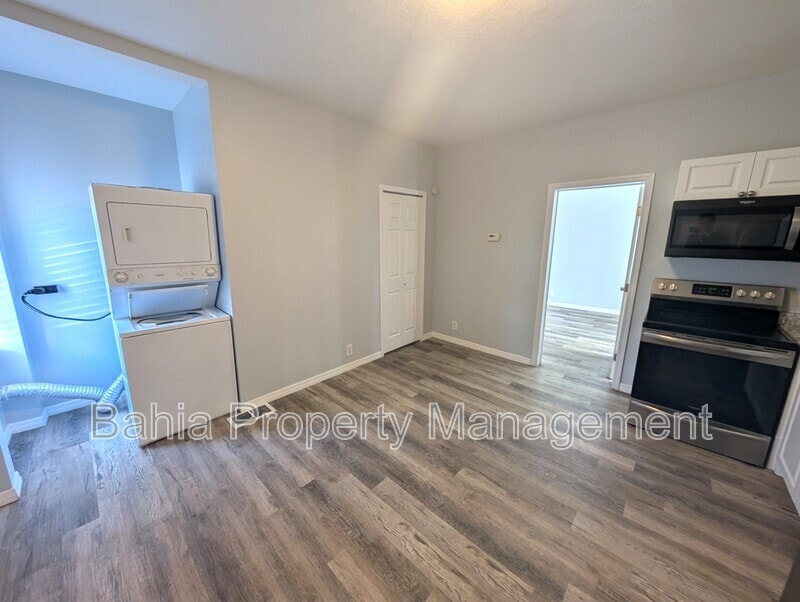 Building Photo - 103 S Westland Ave