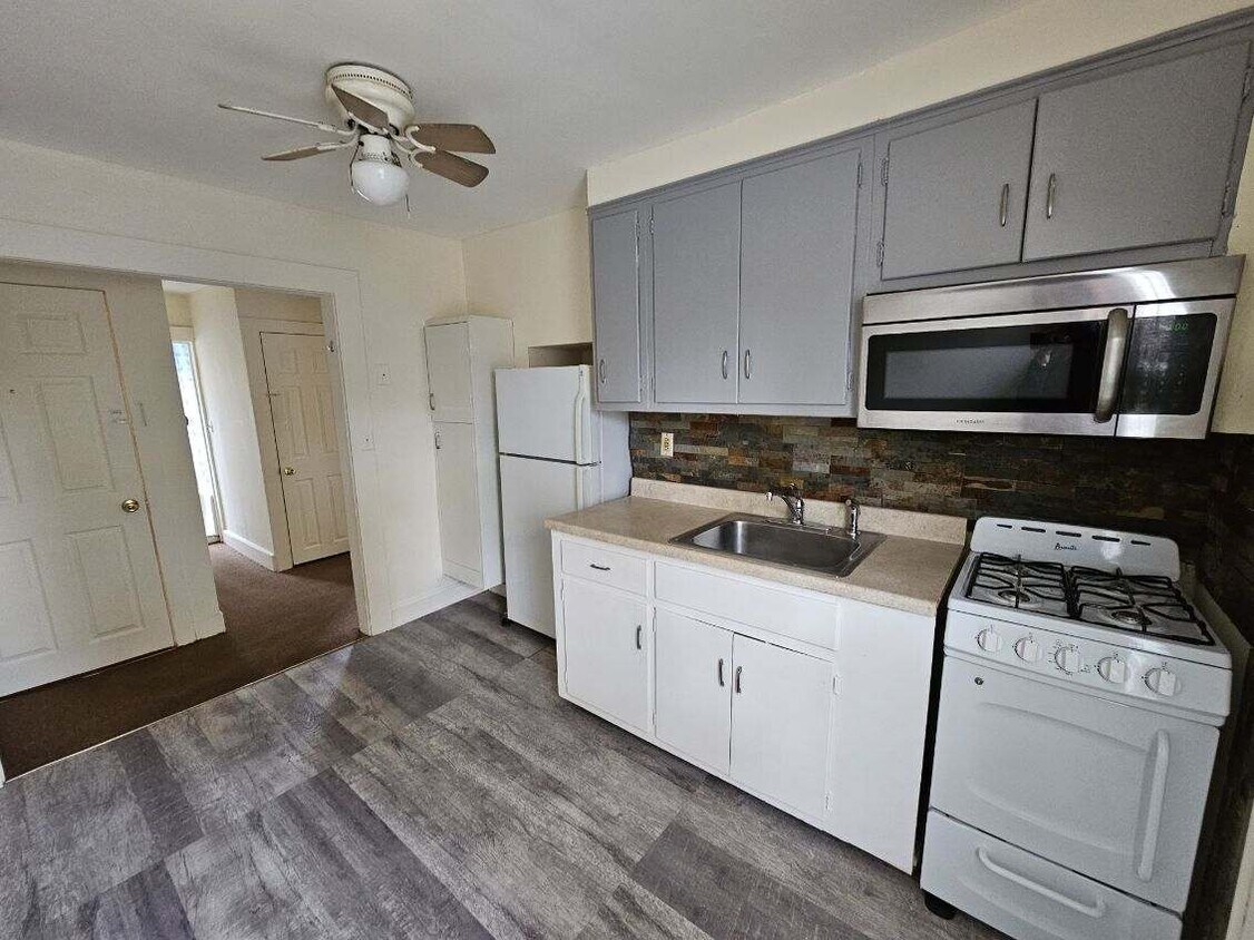 Primary Photo - 112 Jackson Ave