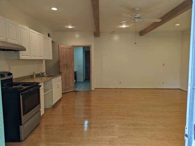 Foto del edificio - 9320 Hartman Way
