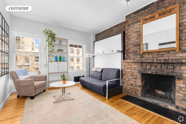 Building Photo - 326 W 22nd St
