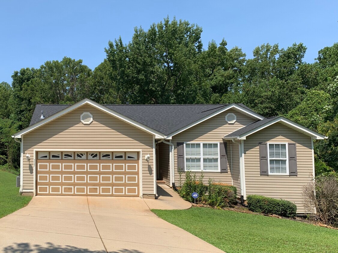 505 Gravley Rd, Greer, SC 29651 House Rental in Greer, SC