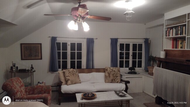 Foto del edificio - 1600 Hillside Rd