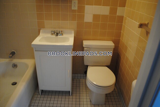Foto del edificio - 1223 Beacon St